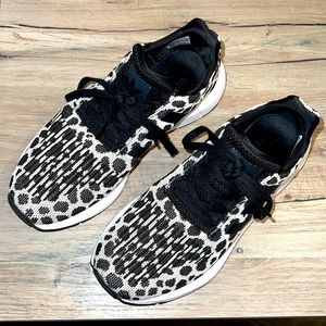 Size 7.5 Adidas Swift Run shoes with Cheetah Print design.